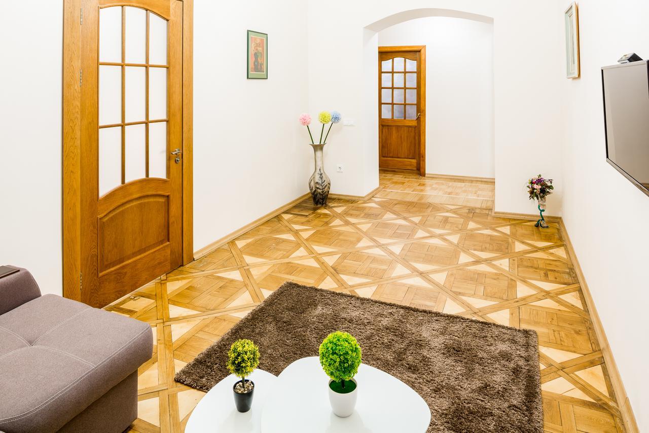 Three-Room Apartment Liov Exterior foto