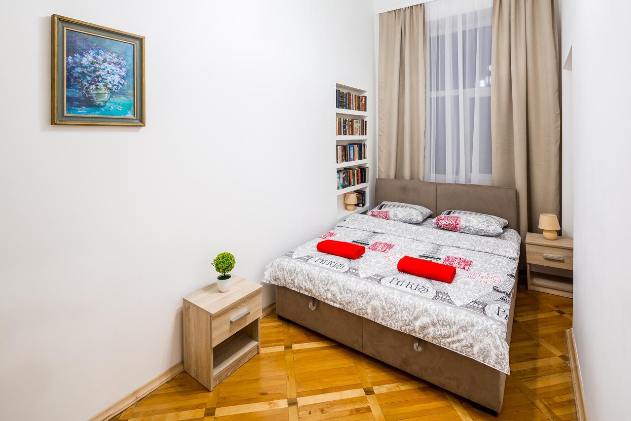 Three-Room Apartment Liov Exterior foto