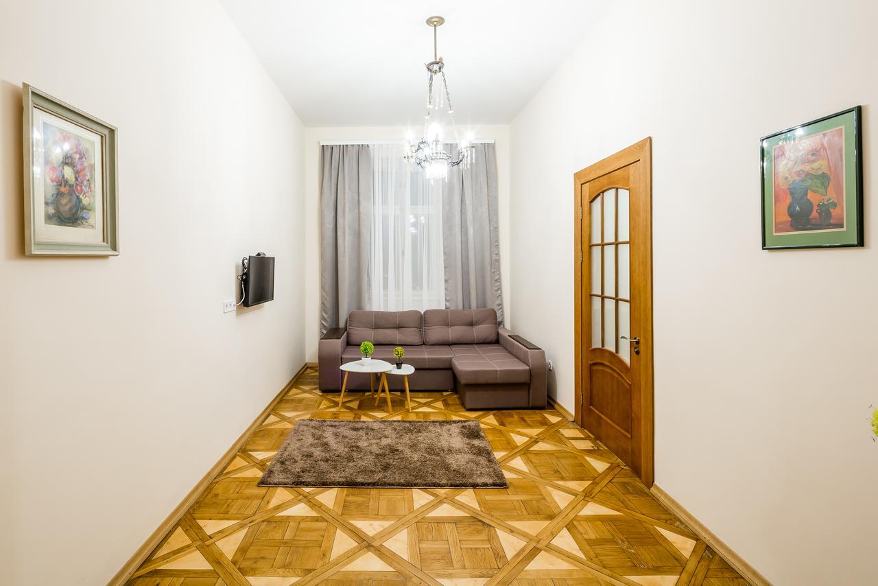 Three-Room Apartment Liov Exterior foto